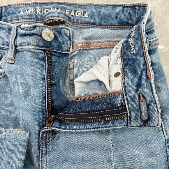 Women’s American Eagle Slim Straight Super Stretch Frayed Hem Jeans Size 00 - Picture 4 of 16